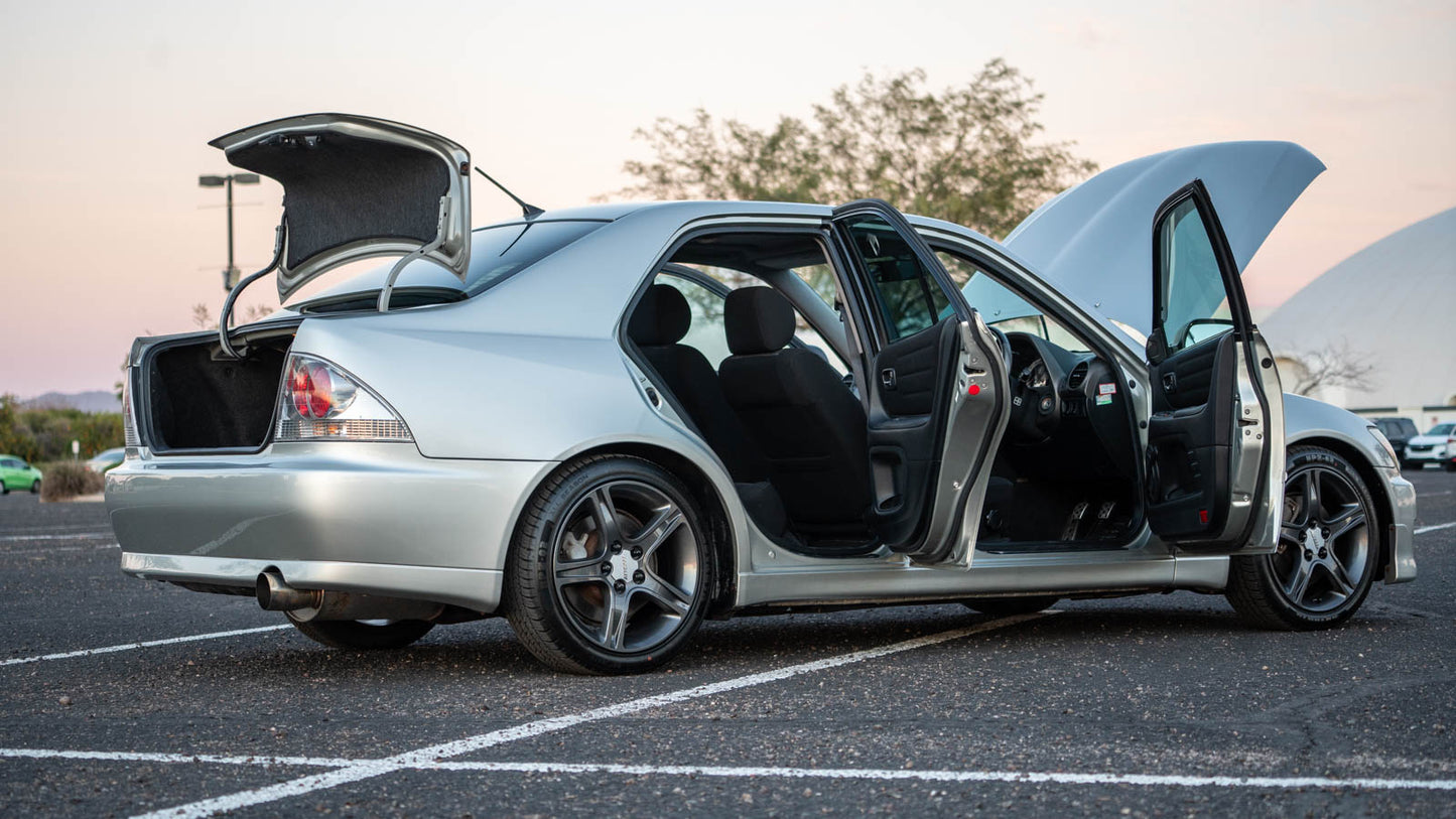 1998 Toyota Altezza RS200 | 6-Speed Manual | 85,295 KM (53,000 Miles) - SOLD