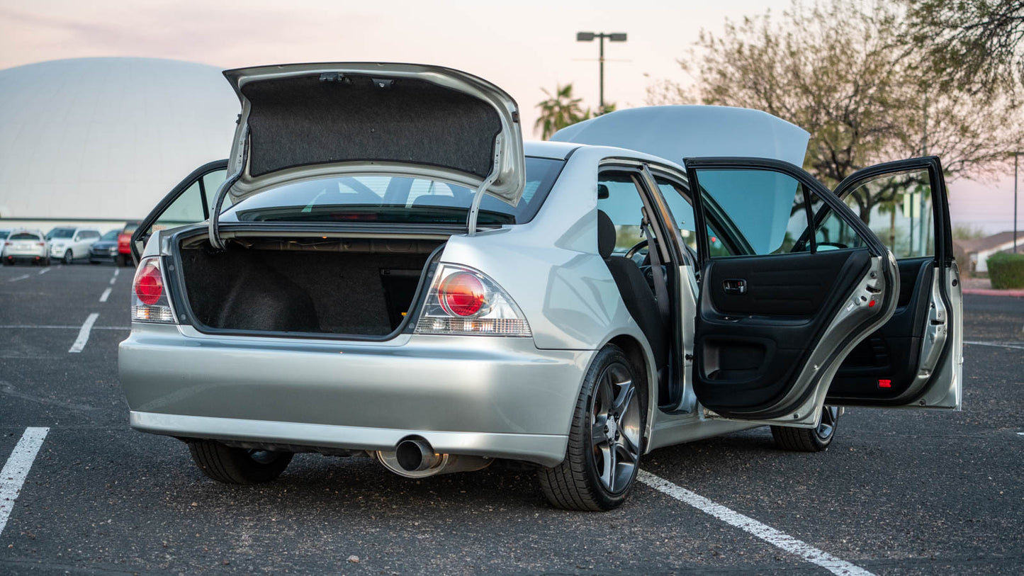 1998 Toyota Altezza RS200 | 6-Speed Manual | 85,295 KM (53,000 Miles) - SOLD