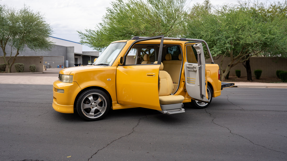 2001 Toyota bB Open Deck Welcab | Yellow | #002611