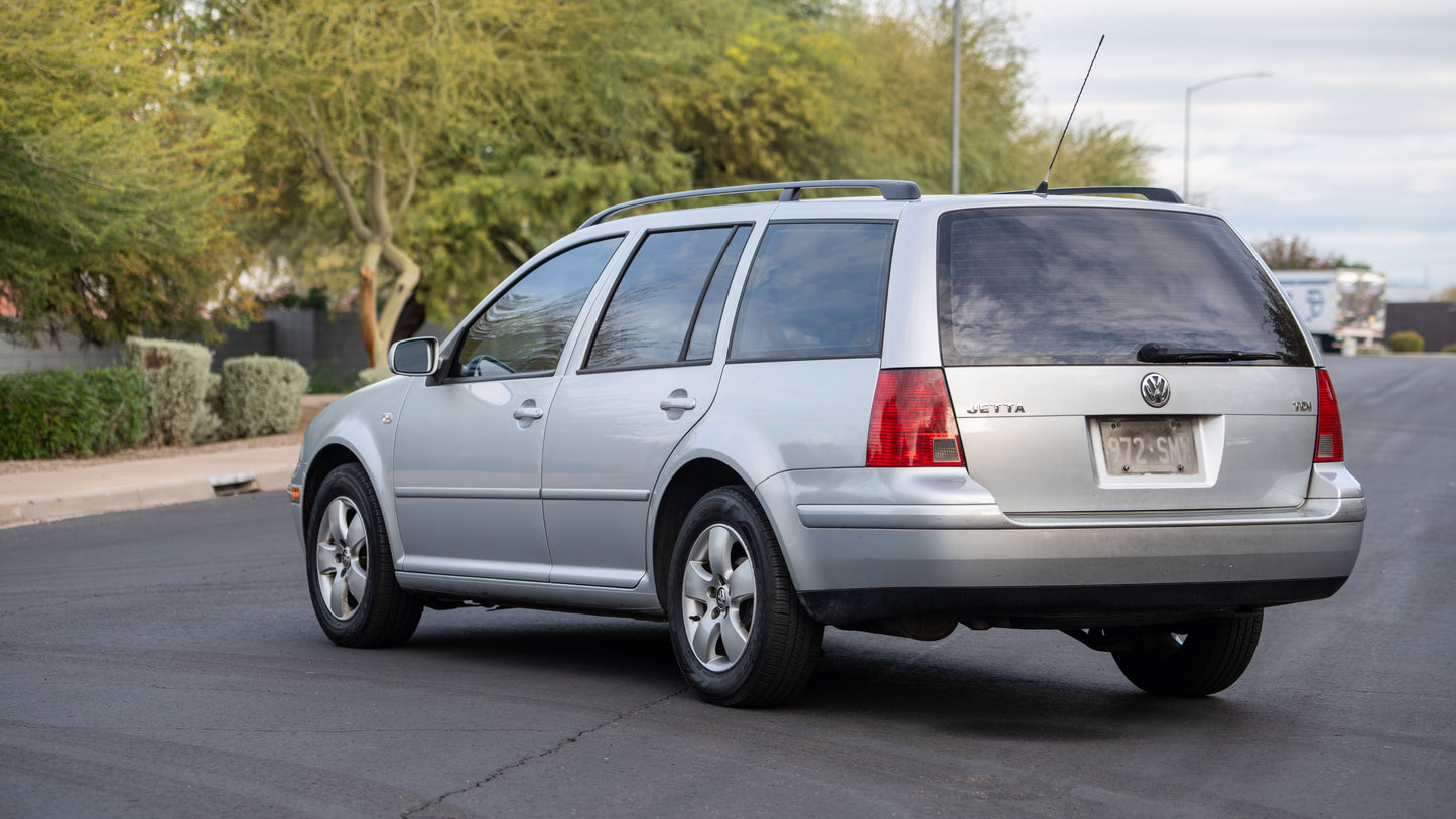2005 Volkswagen Jetta Wagon TDI – Reflex Silver / Grey Cloth | One-Owner | Diesel Wagon | SOLD