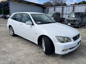 2001 Toyota Altezza Gita AS200 Z Edition | #103626 | 210,000 KM