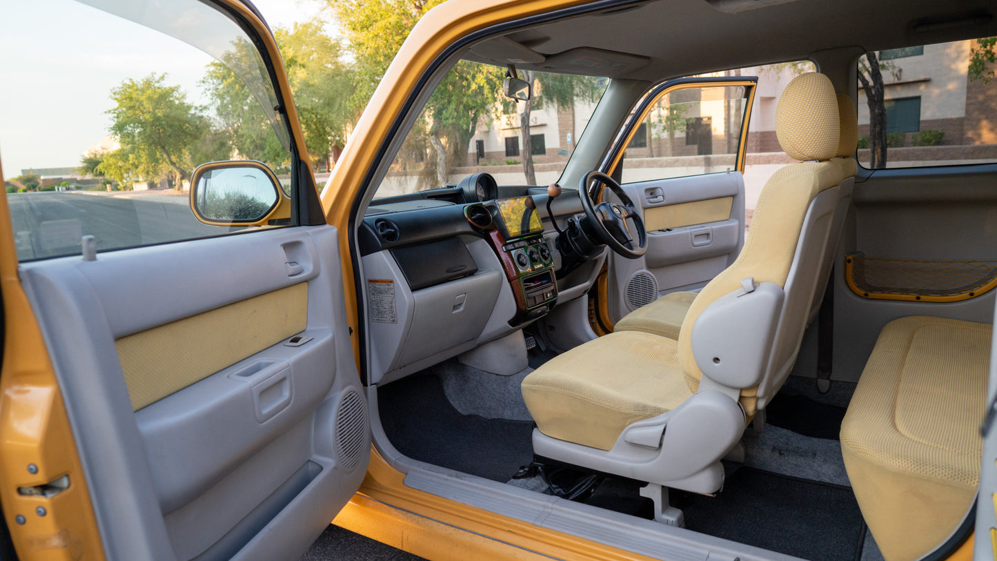 2001 Toyota bB Open Deck | #001152 | 232,412 KM