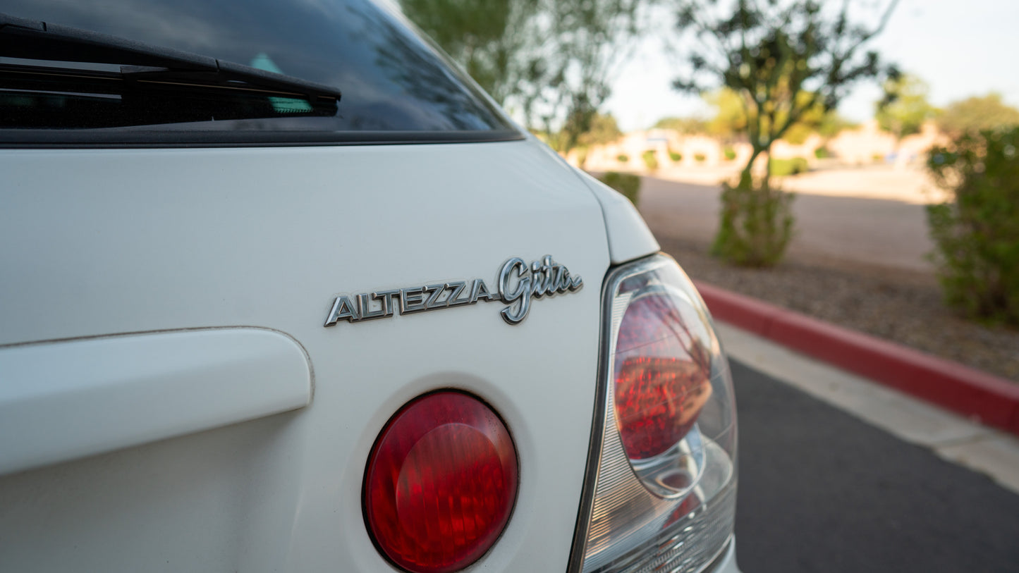 2001 Toyota Altezza Gita AS200 Z Edition | #103626 | 210,000 KM