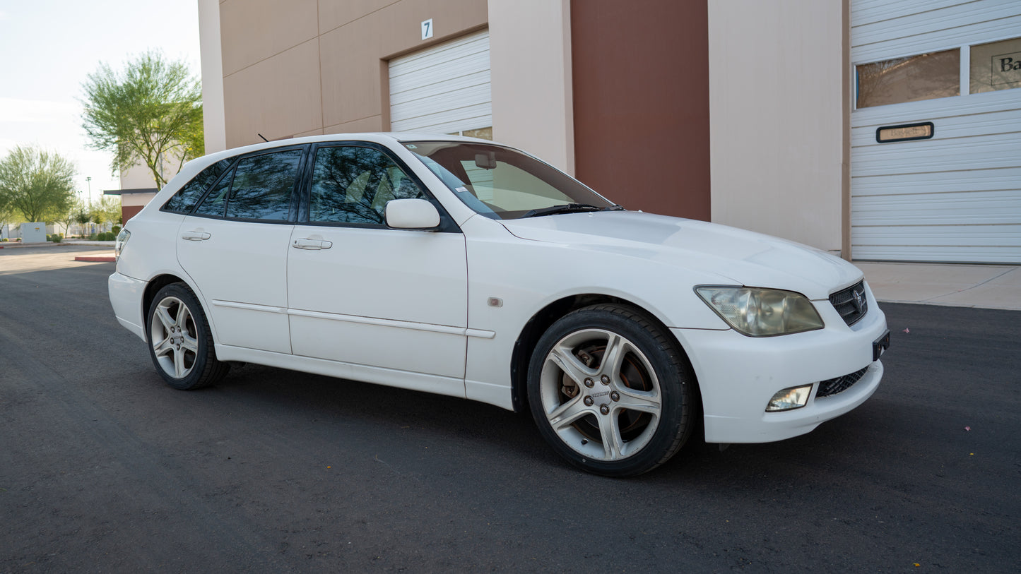 2001 Toyota Altezza Gita AS200 Z Edition | #103626 | 210,000 KM