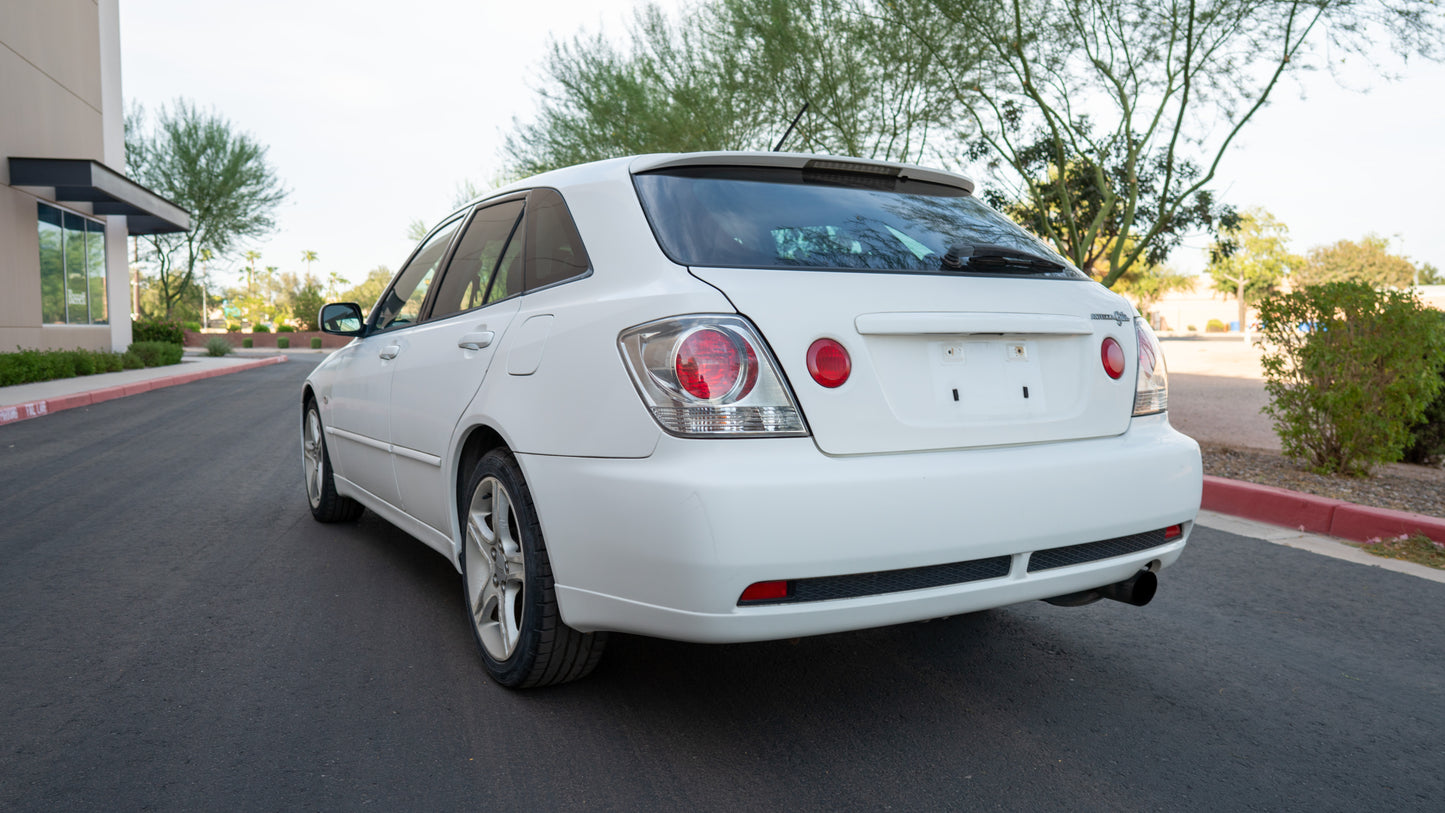 2001 Toyota Altezza Gita AS200 Z Edition | #103626 | 210,000 KM