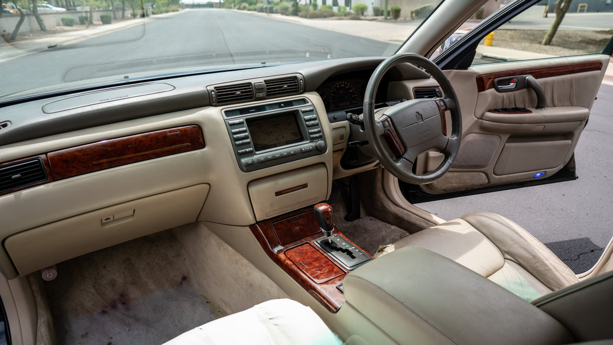 Toyota Crown Estate Athlete V Sports Selection | #048654 | 130,000 KM