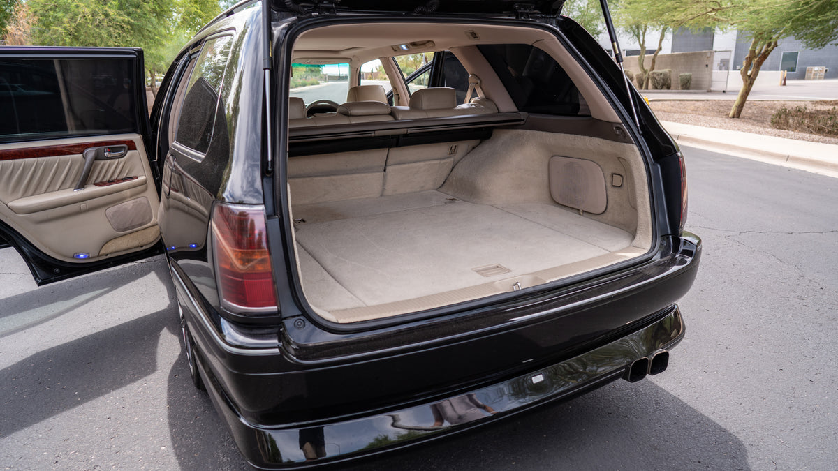 Toyota Crown Estate Athlete V Sports Selection | #048654 | 130,000 KM