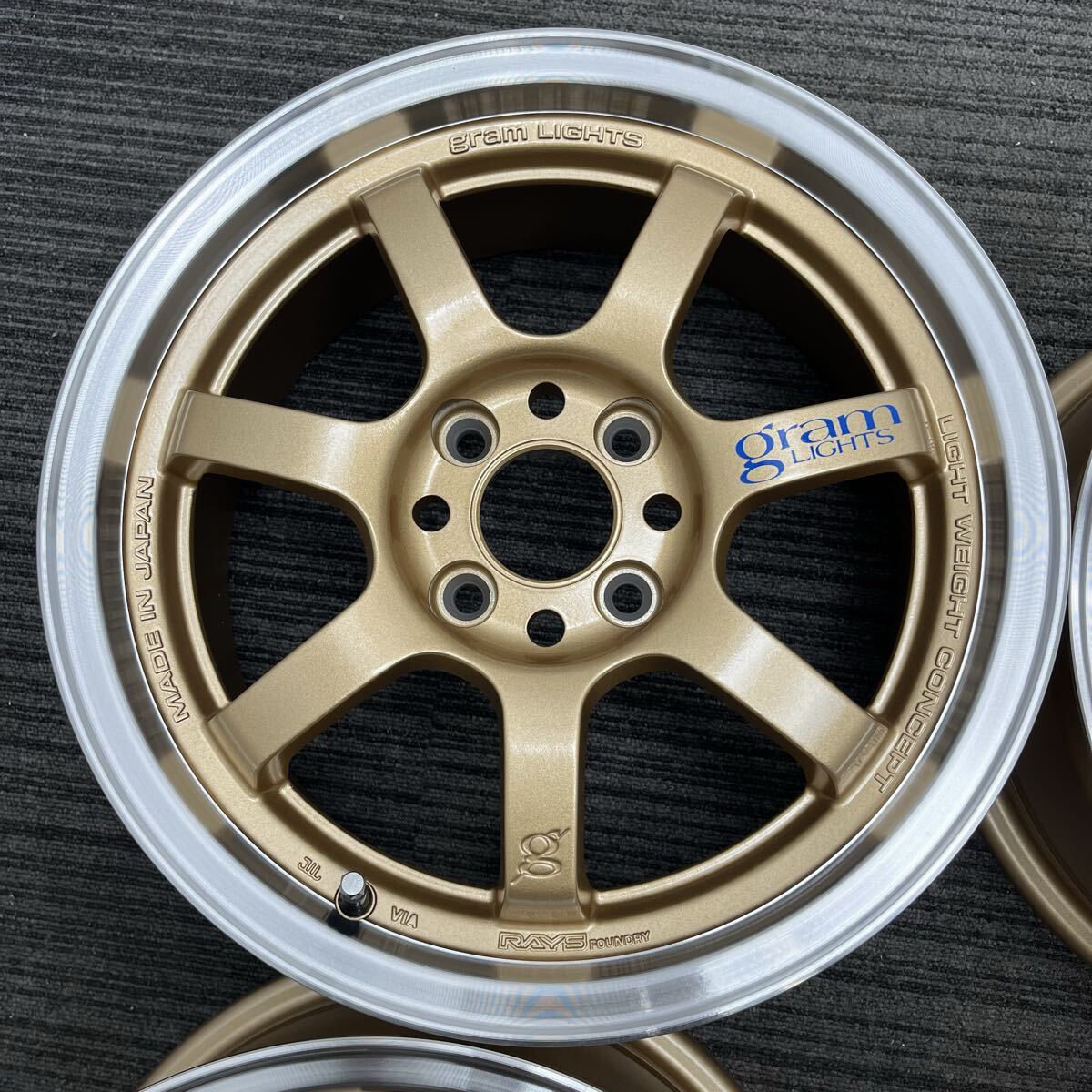gram light 15x6.5 4x100