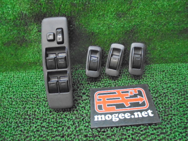 Toyota bB NCP31 Late-Model Power Window Switch Set | 84820-52140